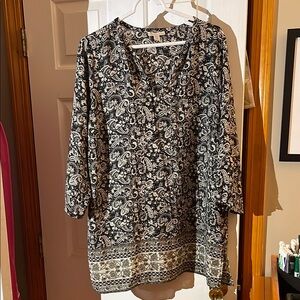 LILA ROSE  Black and tan Paisley Women's Top